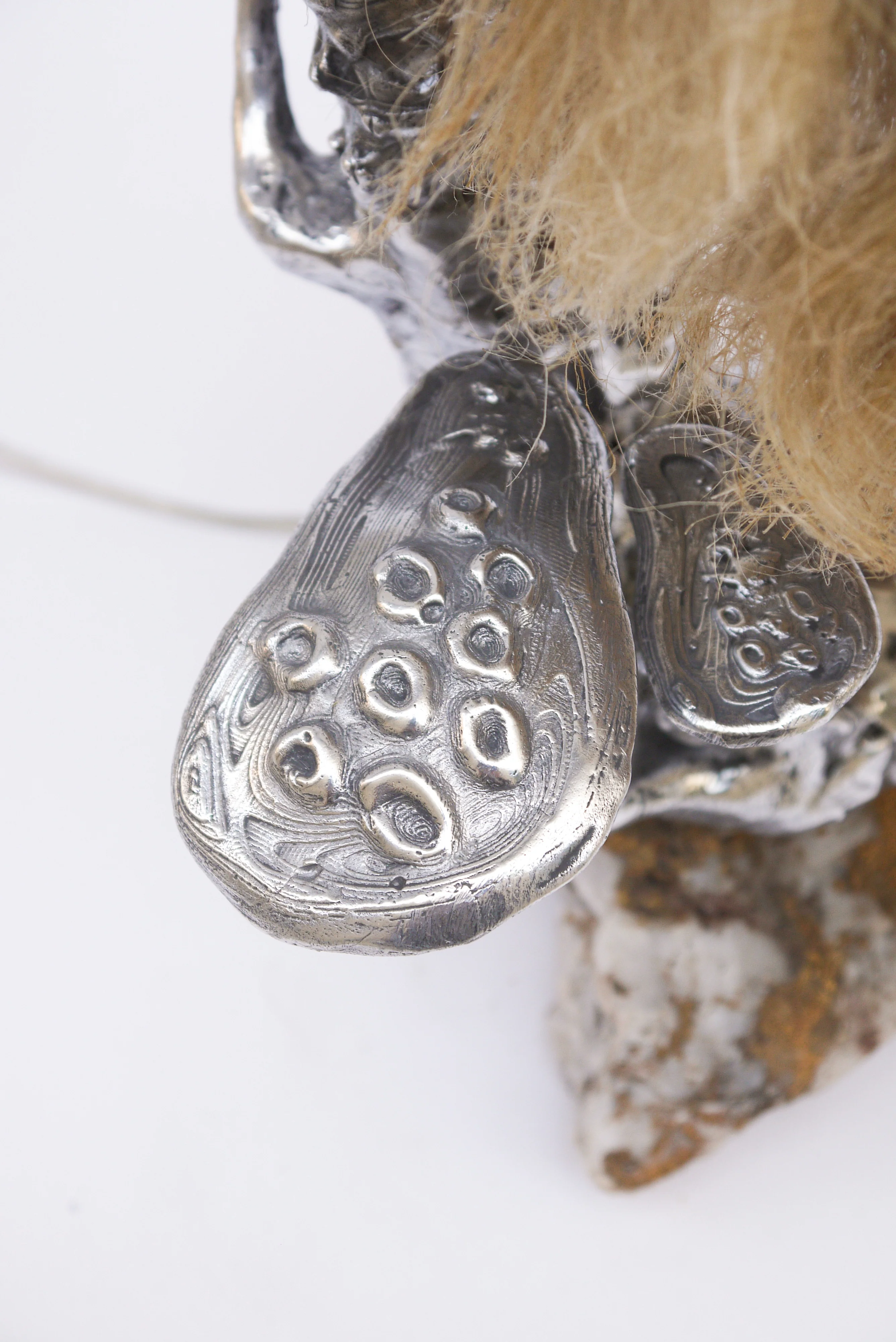 Hairy Matters - Lamp - Image 3