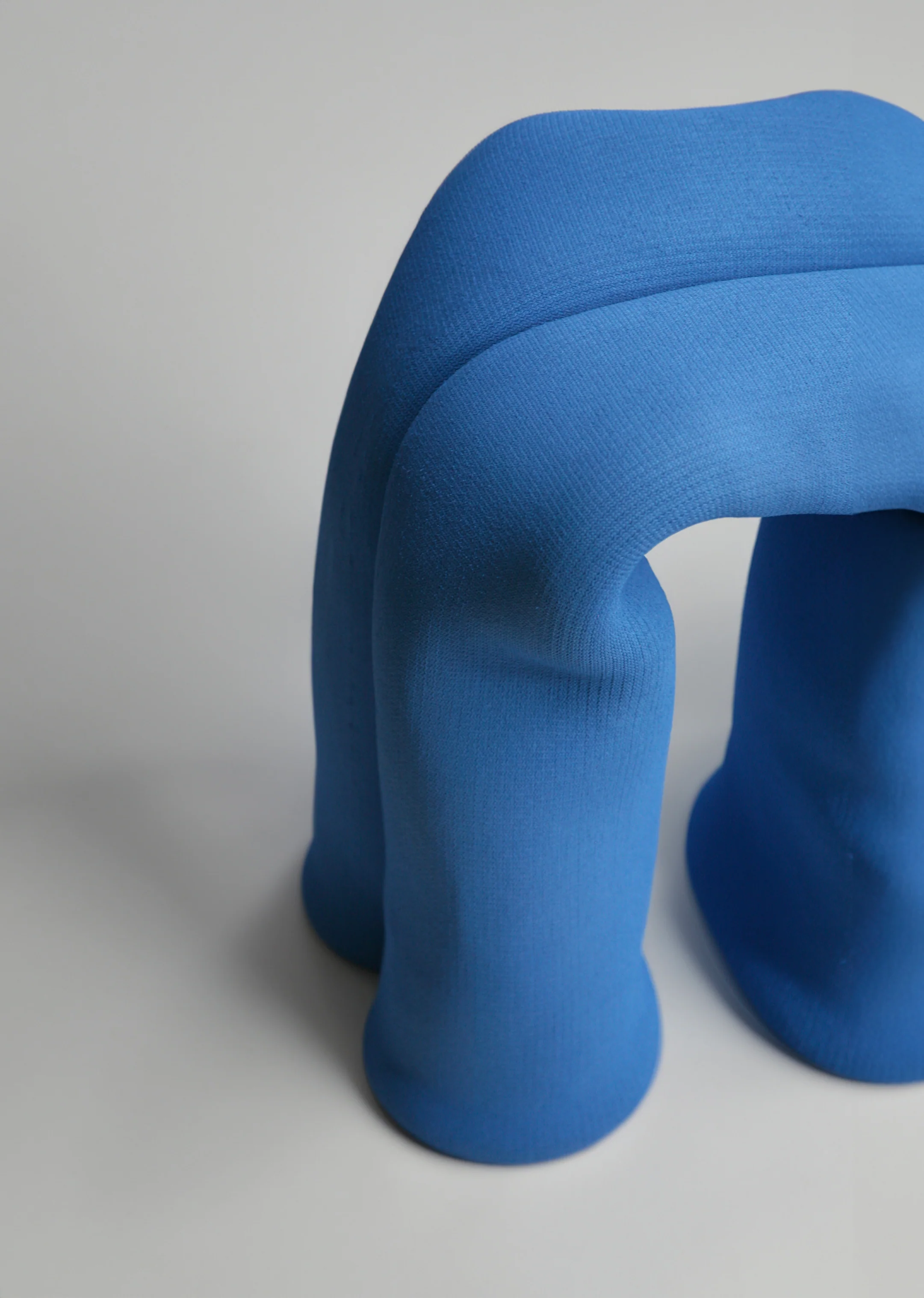 RUG'N ROLL concrete stool - Image 3
