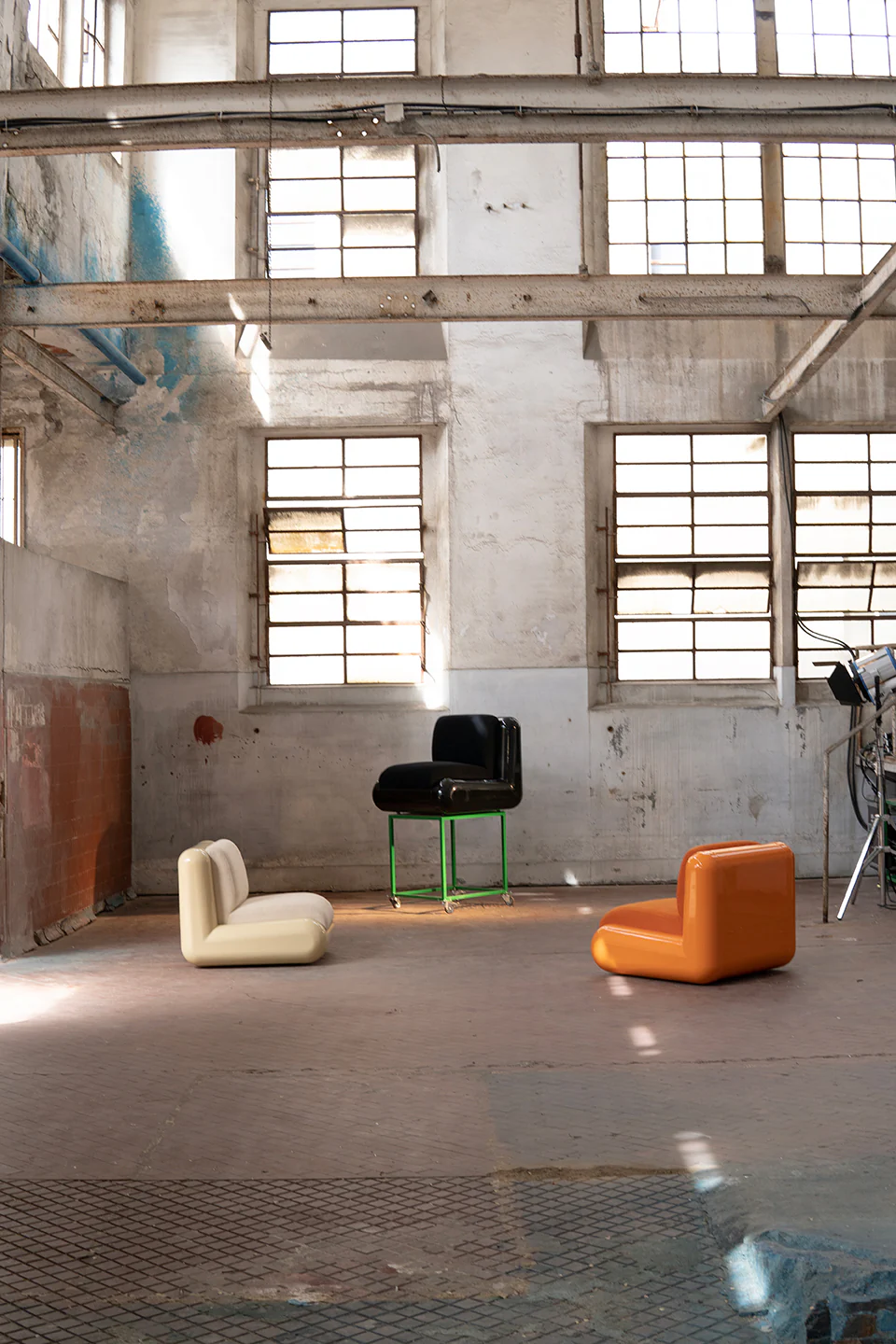 T4 chair - Image 5